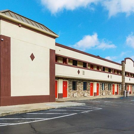 Cloverdale Econo Lodge מראה חיצוני תמונה