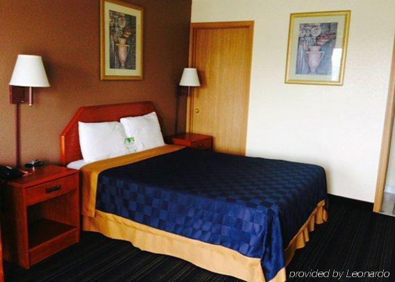 Cloverdale Econo Lodge מראה חיצוני תמונה
