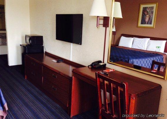 Cloverdale Econo Lodge מראה חיצוני תמונה