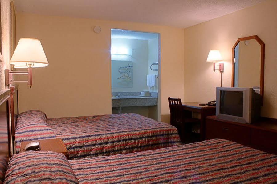 Cloverdale Econo Lodge מראה חיצוני תמונה