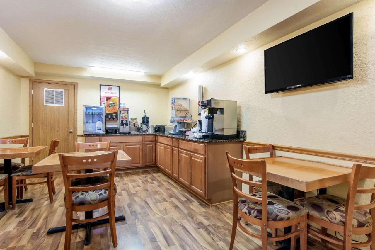 Cloverdale Econo Lodge מראה חיצוני תמונה