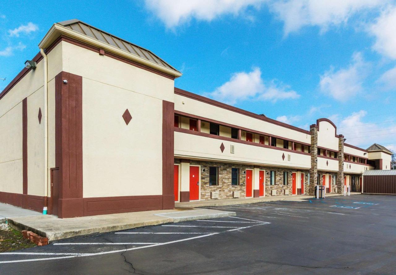 Cloverdale Econo Lodge מראה חיצוני תמונה