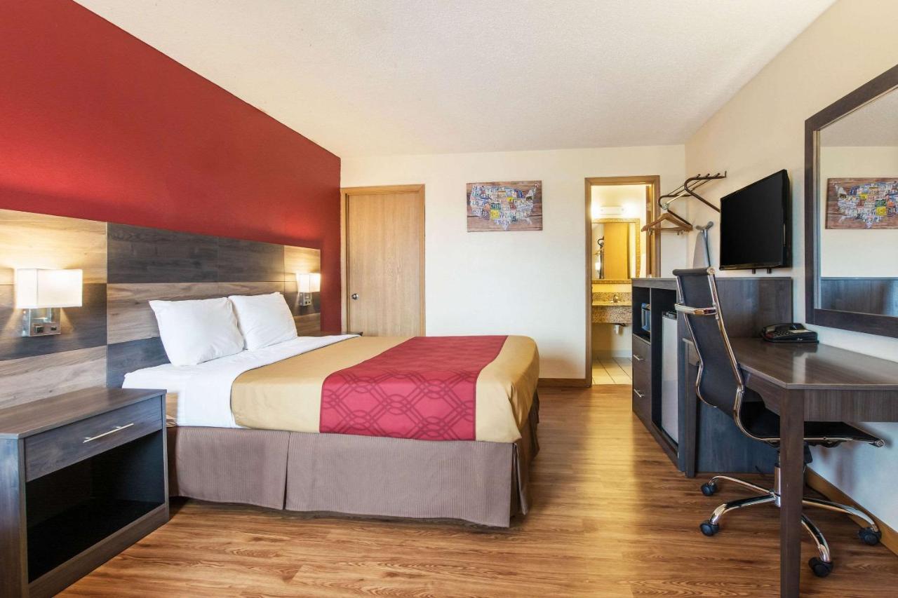 Cloverdale Econo Lodge מראה חיצוני תמונה