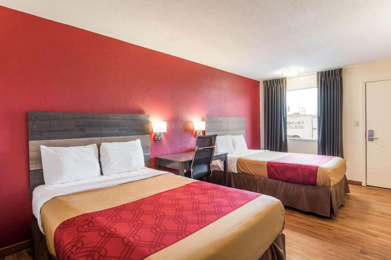 Cloverdale Econo Lodge מראה חיצוני תמונה