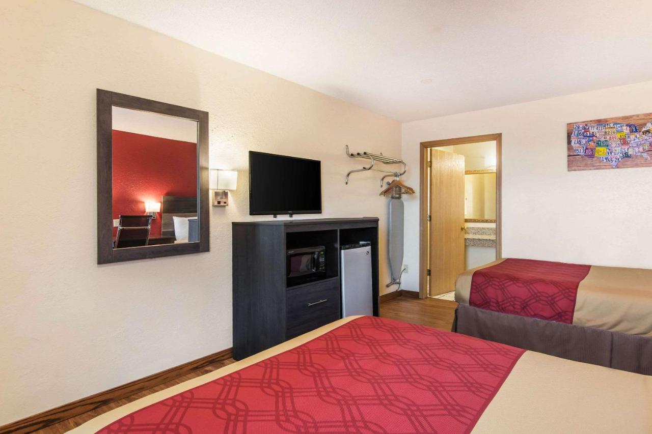 Cloverdale Econo Lodge מראה חיצוני תמונה