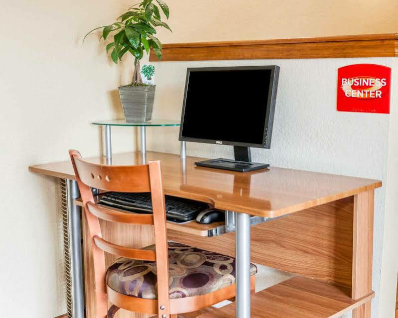 Cloverdale Econo Lodge מראה חיצוני תמונה